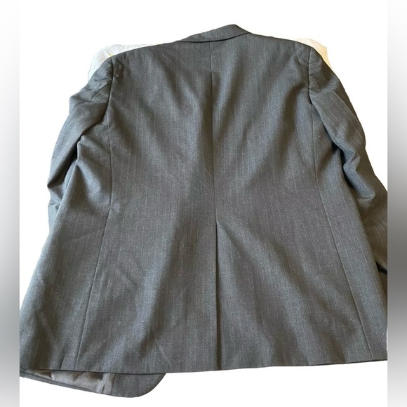 Saddlebred Men’s Dark Gray Stripe 44R Blazer Jacket Coat Wool Polyester - Picture 7 of 7